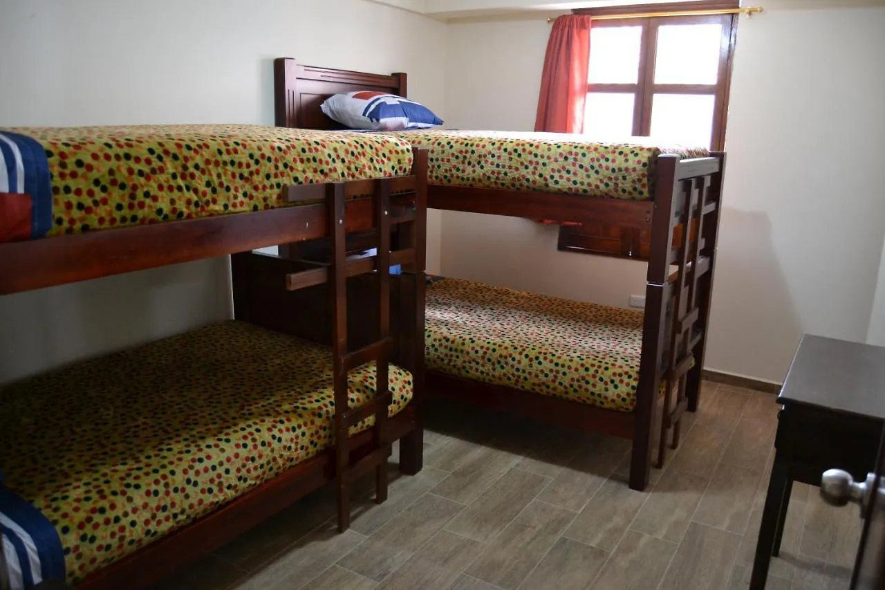 ゲストハウス Green Apple Hostel キト
