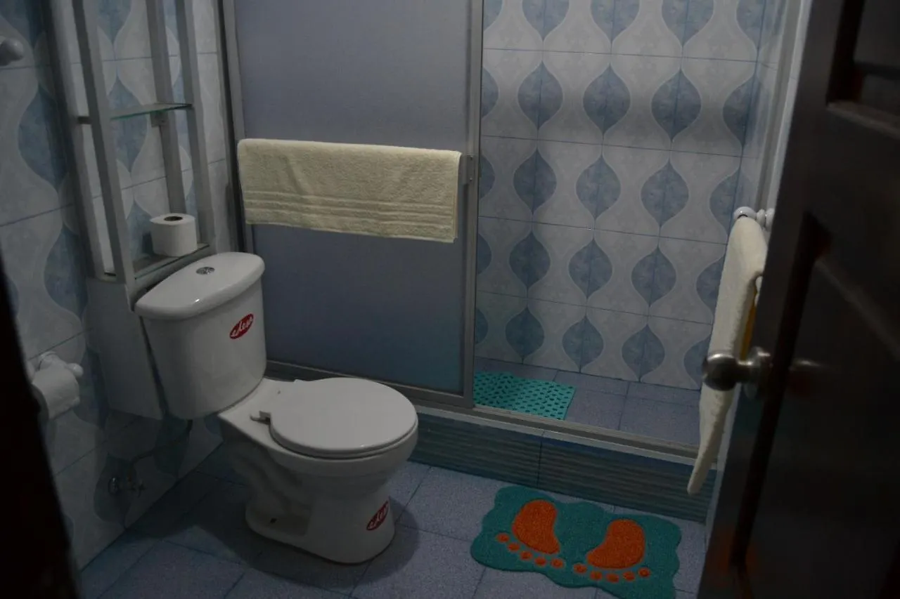 Green Apple Hostel キト ゲストハウス