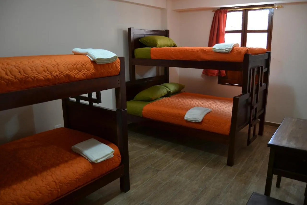 Green Apple Hostel キト