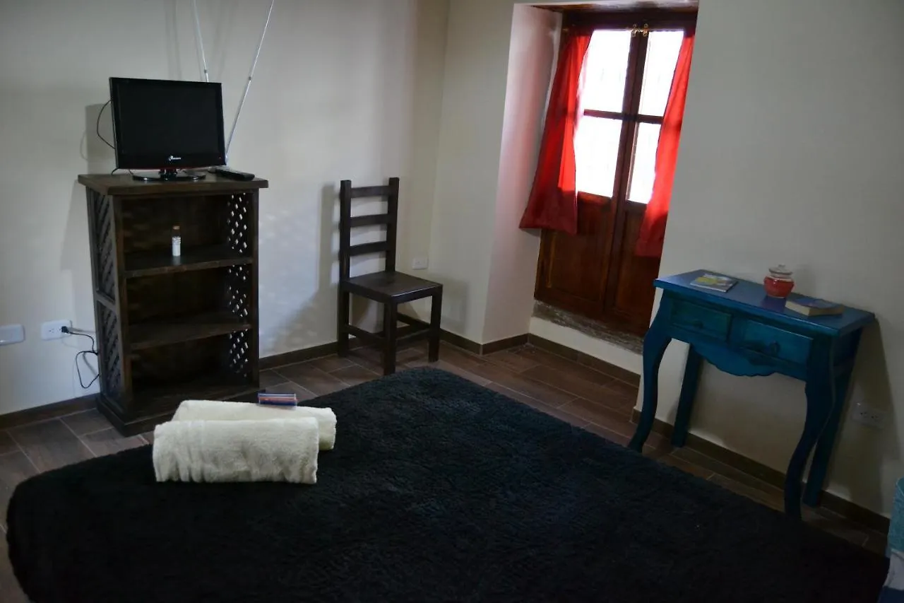 Green Apple Hostel キト