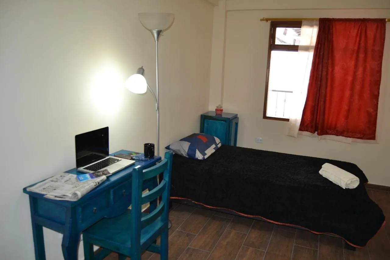 Green Apple Hostel キト
